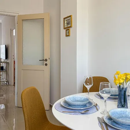 Apartament Beautiful In With Wifi Umag